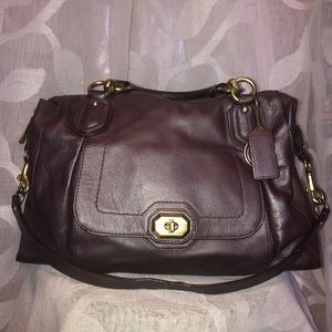 Like NEW COACH! gently used shoulder purse 💜!!